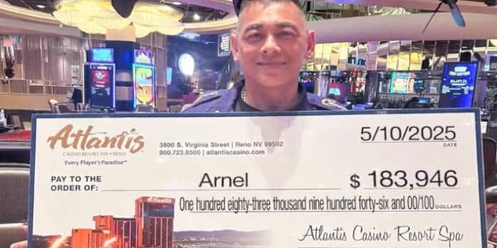 ac-gamblers-hit-pai-gow-poker-straight-flush-jackpots